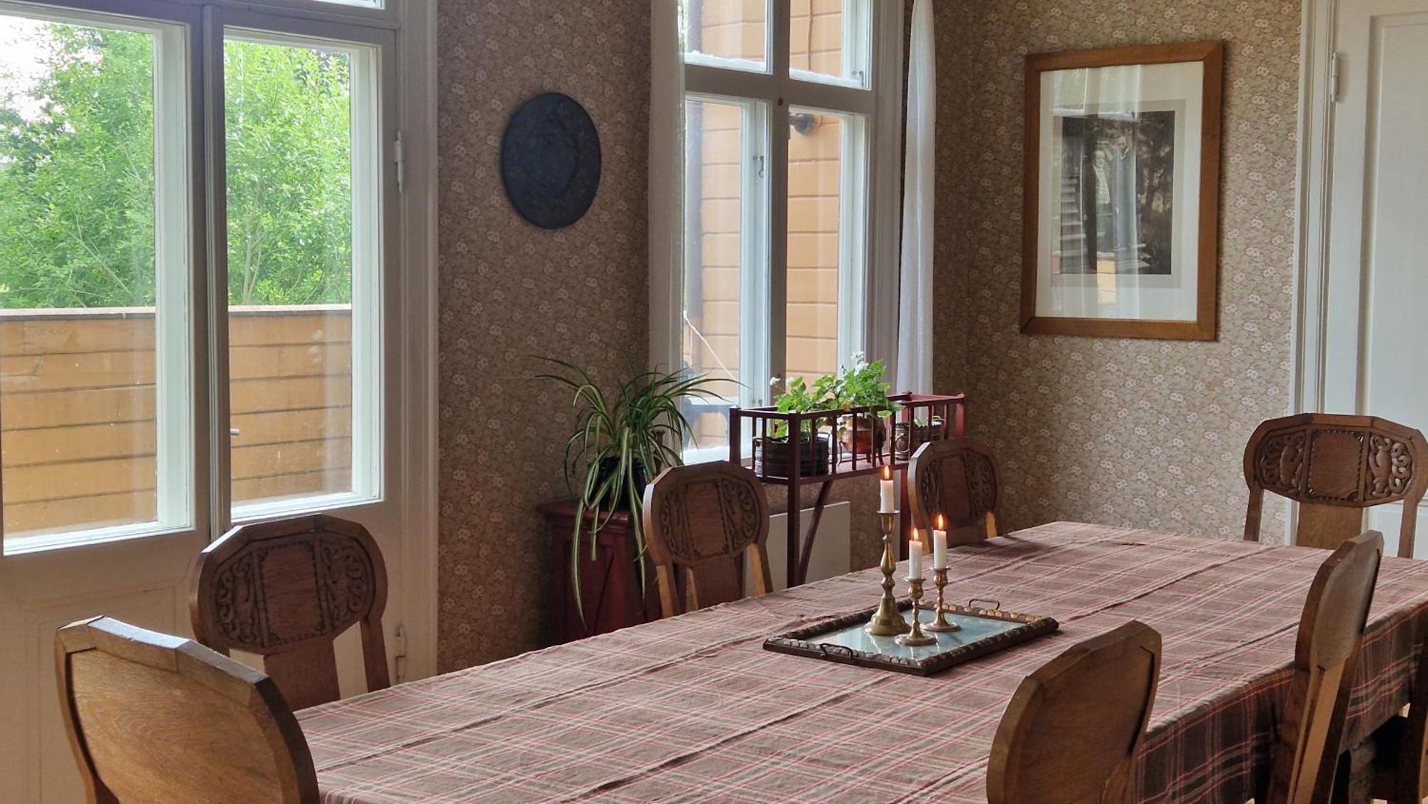 Naeaes Slott Guest House Floda  Exterior photo