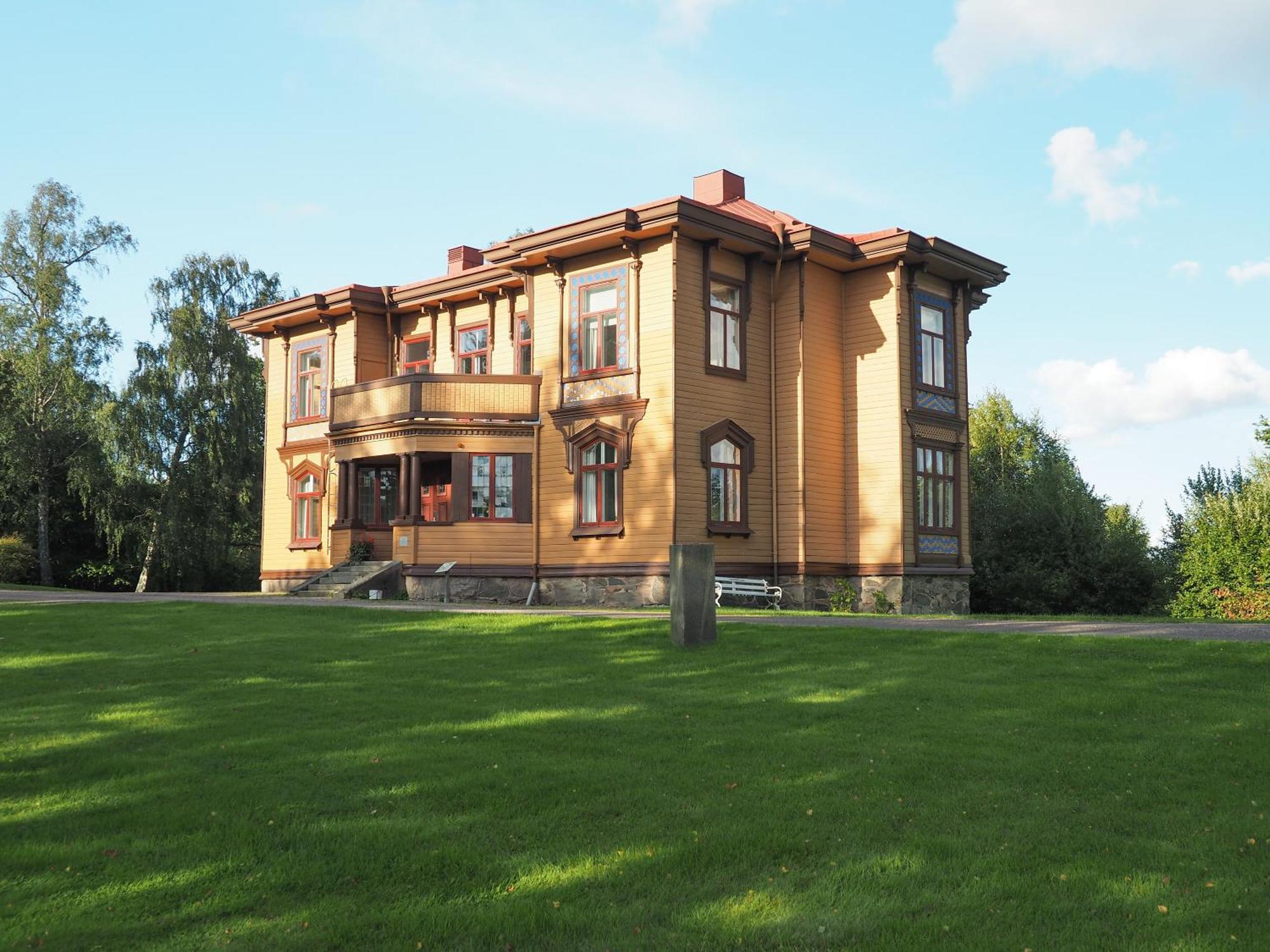Naeaes Slott Guest House Floda  Exterior photo